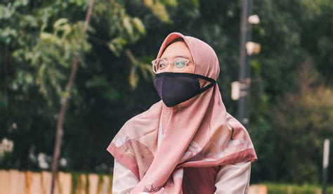 Tips Memakai Masker Untuk Pengguna Hijab