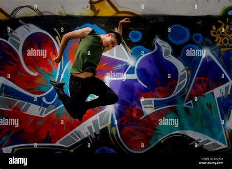 Dance Graffiti Wallpapers