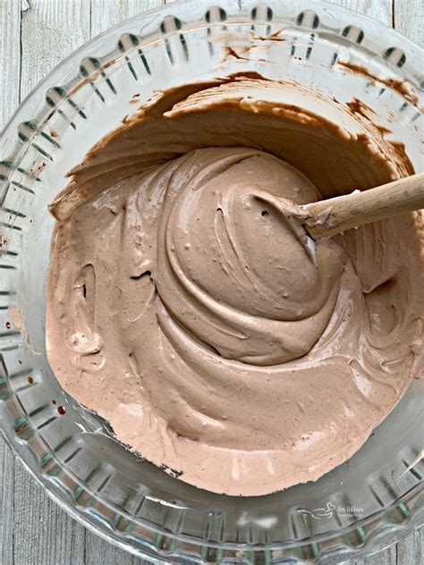 Chocolate Pudding Frosting Recipe Light Fluffy Mousse Like Frosting Frosting Recipes