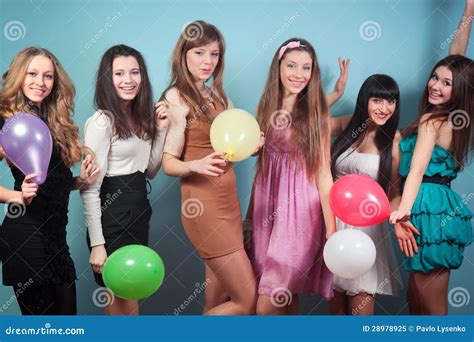 Groupe De Belles Filles à La Réception Image Stock Image Du Danse