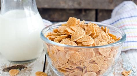 The Best Healthy Cereal Brands To Eat For Weight Loss Eat This Not That