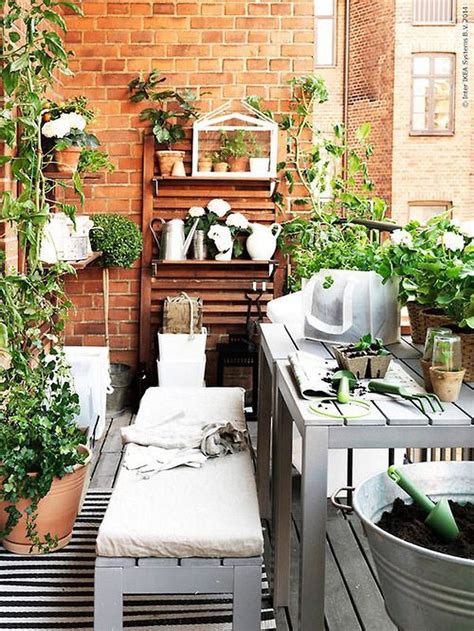 30 Small Outdoor Balcony Ideas