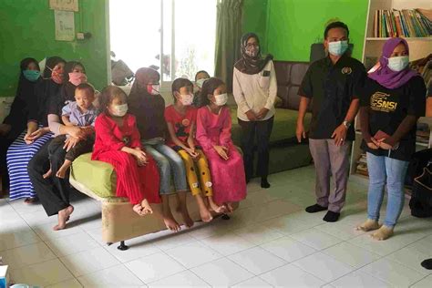 Pengertian anak yatim dalam islam. Peringati HPN 2021 dan Hari Kanker Anak Sedunia, SMSI-PWI Kabupaten Tangerang Sambangi Yayasan ...