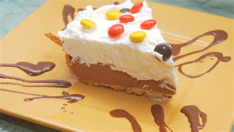 Reese's peanut butter pie recipe is delicious. Reese's Peanut Butter Cup Pie and GIVEAWAY