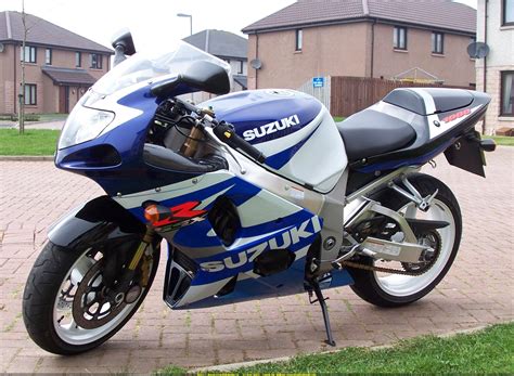 It also displays the gear position and coolant temperature. 2002 Suzuki GSX-R 1000: pics, specs and information ...
