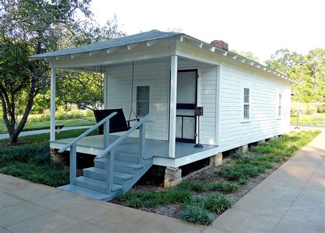 Check spelling or type a new query. Elvis Presley Birthplace - Wikipedia