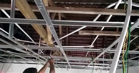 Gypsum jayaboard 12 mm + rangka hollow galvanis. Mudah Cara Pasang Rangka Plafon Bahan Hollo - Plafon ...