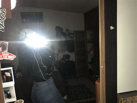 𝓥𝓲𝓸𝓵𝓮𝓽𝓪 𝓐𝓰𝓾𝓲𝓻𝓻𝓮 violeta felix instagram photos and videos mirror selfie with flash