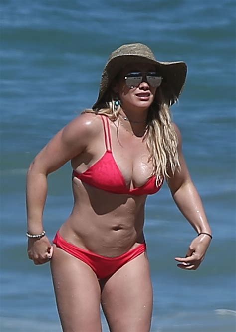 Hilary Duff In Bikini On The Beach In Mexico Hawtcelebs