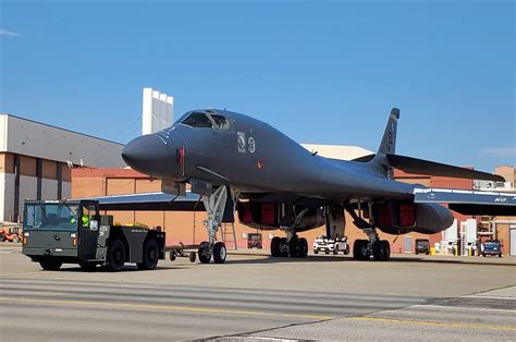 Us Air Force To Retire 17 Of The Oldest B 1 Bombers In 2021