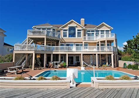 The virginia dare suite is very large and set up as a beautiful apartment with a full kitchen, living room, 2 bathrooms and a large bedroom with two large beds! Twiddy Outer Banks Vacation Home - Endless Summer I ...