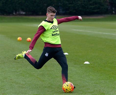 Sam Byrams First Training Session With West Ham Since Signing From Leeds Daily Star