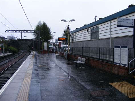 Dalmuir Railway Station © Thomas Nugent Cc By Sa20 Geograph