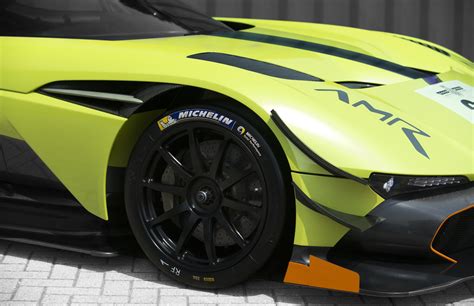 Aston Martin Turns It Up To Eleven With The Vulcan Amr Pro Autoevolution