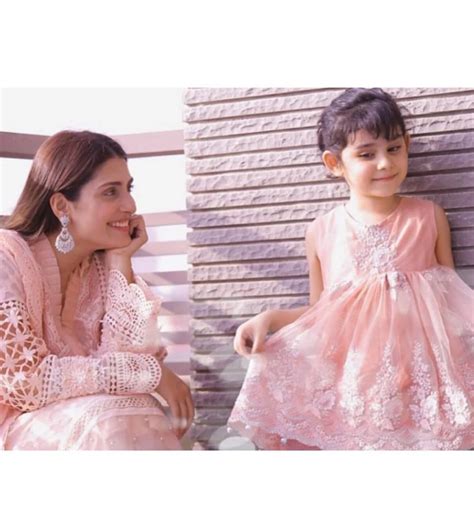 Awesome Photoshoot Of Ayeza Khan With Her Daughter Hoorain