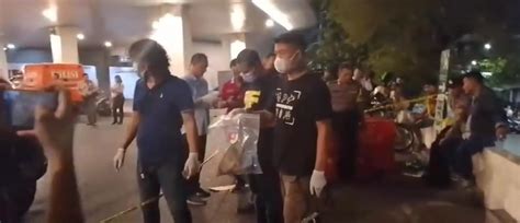 Seorang Perempuan Bunuh Diri Dengan Terjun Dari Lantai Mall Semarang