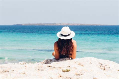 6 Ways To Relax On The Beach Bon Vita