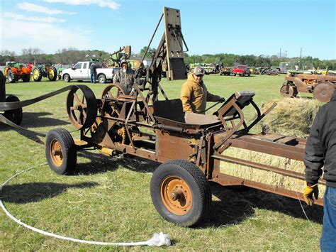 Antique Tractor Show 10 Hay Baling - The Flash Today || Erath County