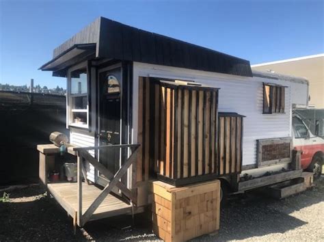 He Converted A U Haul Box Truck Into An Off Grid Tiny House