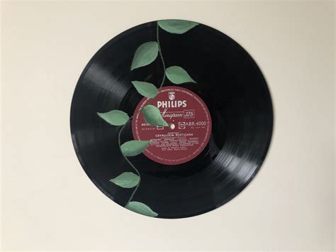 vine Vinyl record painting | Vinyl record art ideas, Vinyl record art, Record wall art