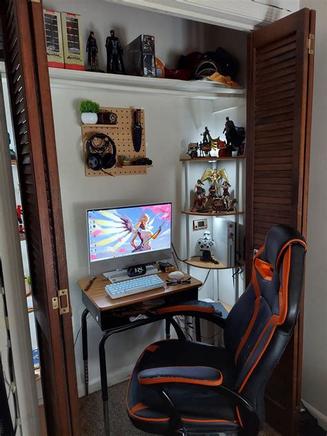 Converted One Of My Closets To A Mini Battlestation Best Thing Is That