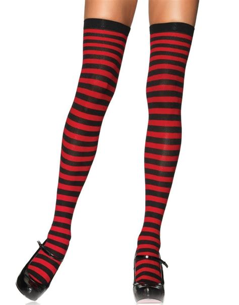 randiga svarta och roöda strumpor high socks knee high sock stockings fashion socks moda