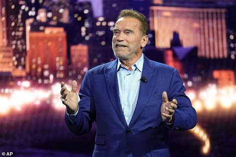 Ces 2023 Arnold Schwarzenegger Lên Sân Khấu Cho Bài Phát Biểu Quan