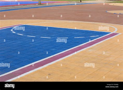Free Throw Lines Of The Public Outdoor Basketball Court Stock Photo Alamy