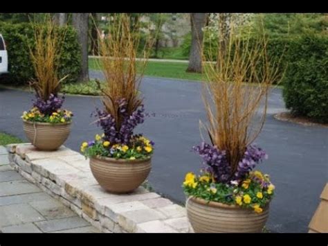 However, there are winter flowering annuals that anyone, including beginners, can grow amidst the cold climate. Winter Flower Pots - Flowers Ideas - YouTube