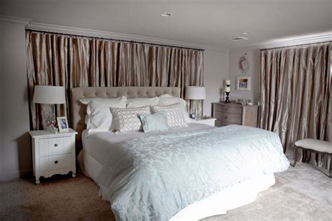 Drapes Behind Bed From The Windows To The Wall Curtains That Are