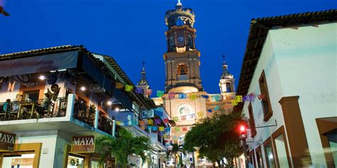 Enjoy A Night On The Towns In Puerto And Nuevo Vallarta