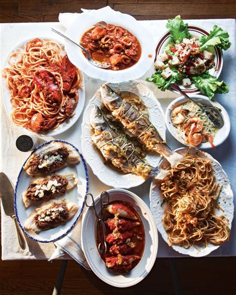 Italian americans typically celebrate christmas eve with a big fish feast (sometimes even with 12 fishes!), but anyone who loves seafood can try it out! Menu: A Feast of the Seven Fishes for Christmas Eve | Traditional christmas eve dinner, Seafood ...