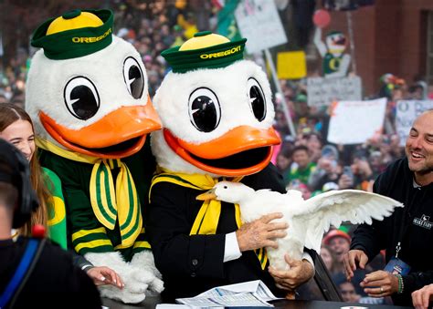 College Gameday And The Ducks Oregon S Complete History With Gameday Saturday Out West
