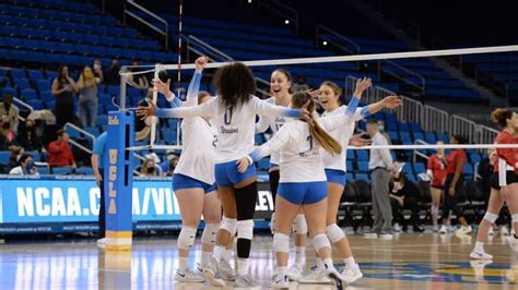 Ucla Womens Volleyball Sweeps Fairfield In Three Tight Sets To Open