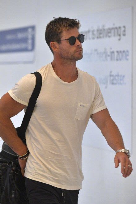 Chris Hemsworth In Sydney Airport Chris Hemsworth Chris Hemsworth