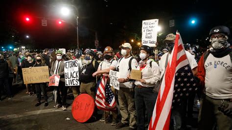 A ‘wall Of Vets Joins The Front Lines Of Portland Protests The New York Times