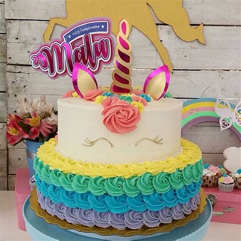Acompañamos a Malu en su cumpleaños con nuestra torta de unicornio de vainilla con arequipe y