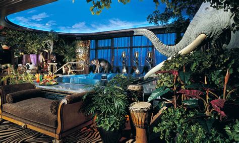 Forest Themed Room African Themed Lounge With Safari Theme Themed Hotel Rooms Safari Room