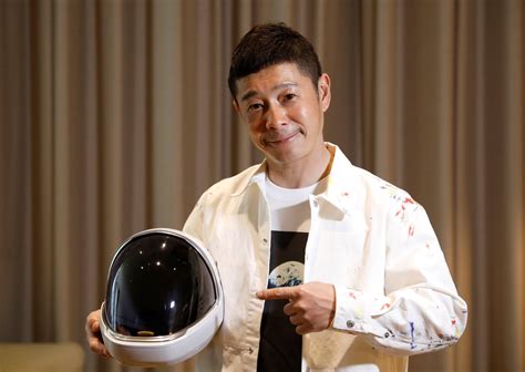 Maezawa Wants You Japan Billionaire Seeks Crew For Moon Trip