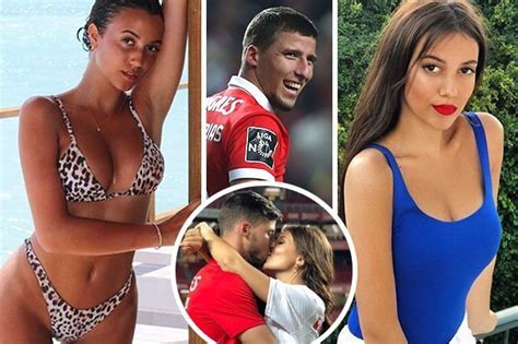 Ruben dias has €60m release clause. Arsenal target Ruben Dias' WAG revealed as '£54m Gunners ...