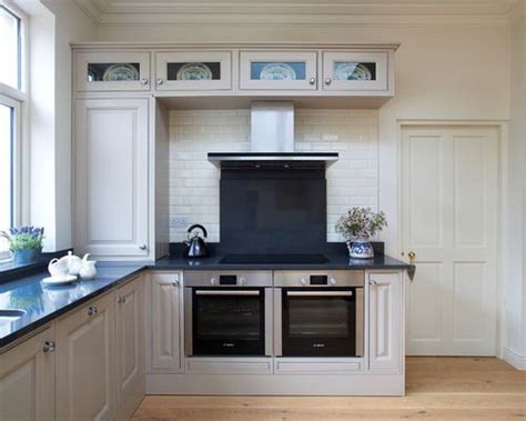 Side By Side Under Counter Wall Ovens Centered Under Cooktop