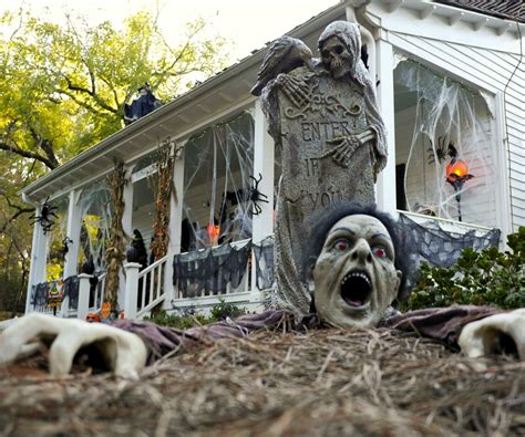 Diy Halloween Decor To Make Your House The Spookiest On
