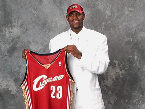 With that in mind, it's time to turn our attention to the rookie of the year race. Lebron James Rookie of the Year (2003-04) - NBA News ...