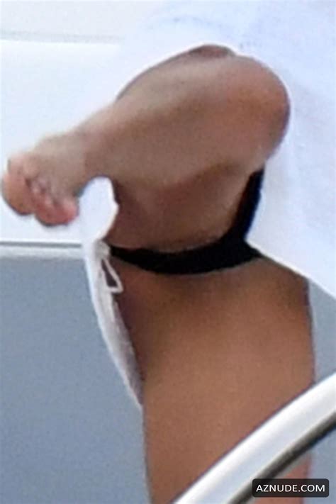 Brooke Burke Flashes Her Pussy On A Yacht On The Amalfi Coast In Italy