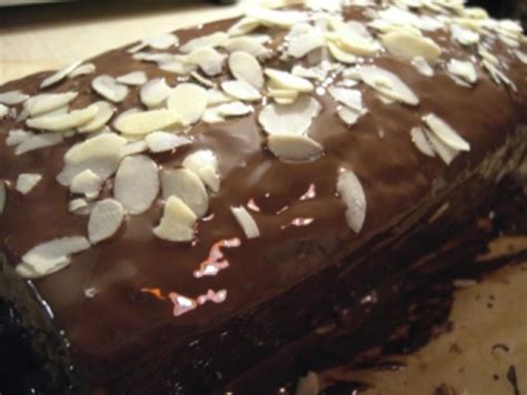 Schmand gesellt sich noch dazu. Kuchen: Nuss-Nougat-Quark Kuchen - Rezept - kochbar.de