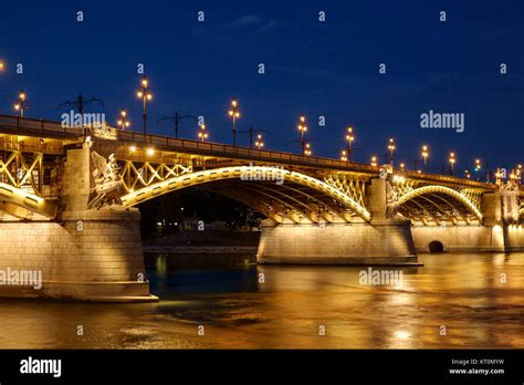 Margaret Bridge At Dusk In Budapest Stock Photo Alamy