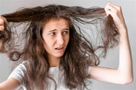 9 Cara Mudah Untuk Mengatasi Rambut Kamu Yang Mengembang