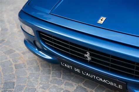 Ferrari • blu chiaro metallizzato (365 gtb) • blu julie (250 lusso) • blu scuro (dino) • blu sera metallizzato • prugna metallizzato (512 tr) • rosso cordoba (365 gtb) • verde pallido (250 gto). L'art de l'automobile | Ferrari F355 Berlinetta *Blu Chiaro*