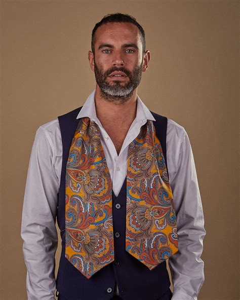 Mens Silk Double Ascot Tie In Paisley The Carnaby Ascot Ascot Ties