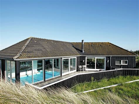 The shallow water and clean sandy beach is ideal for families and couples who want a haus am meer are here to make sure your stay is a memorable one, and one that you would wish to repeat in the future. 🇩🇰 Dein Ferienhaus | Dänemark.de in 2020 | Ferienhaus ...